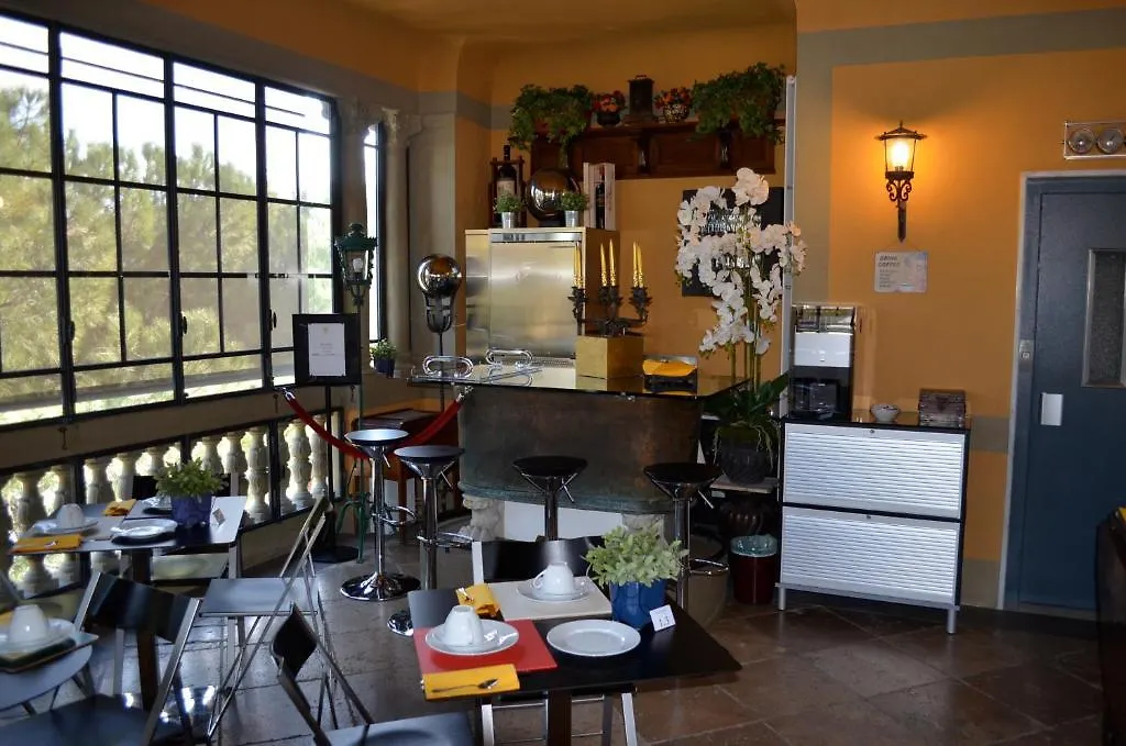 Bed and Breakfast Trentatre Флоренция 5*,  Италия