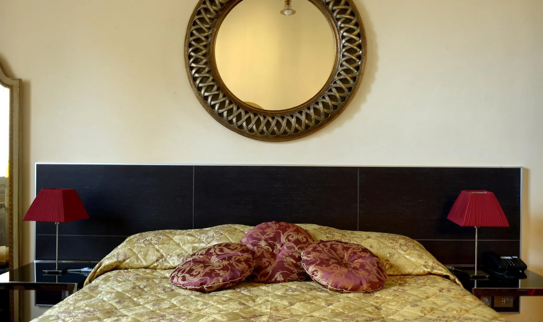 Bed and Breakfast Trentatre Флоренция 5*,